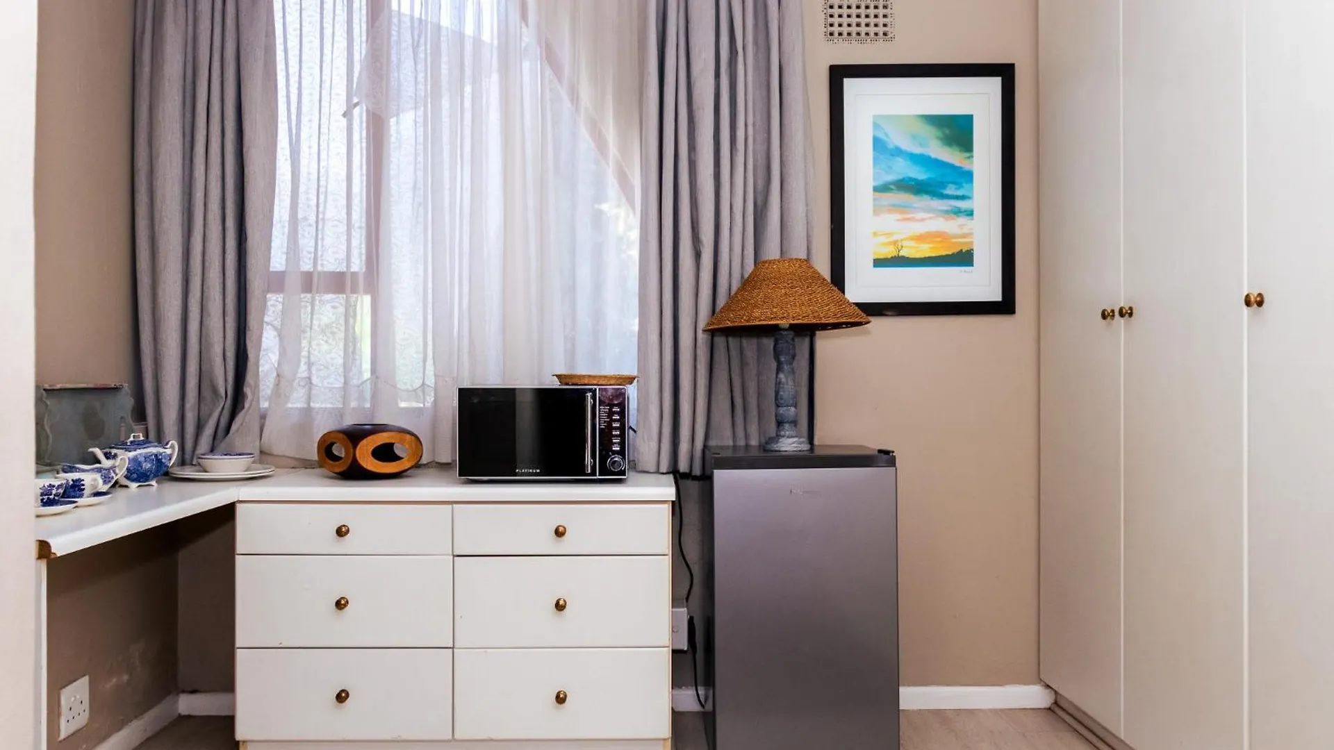 Stay In Tehama Cape Town